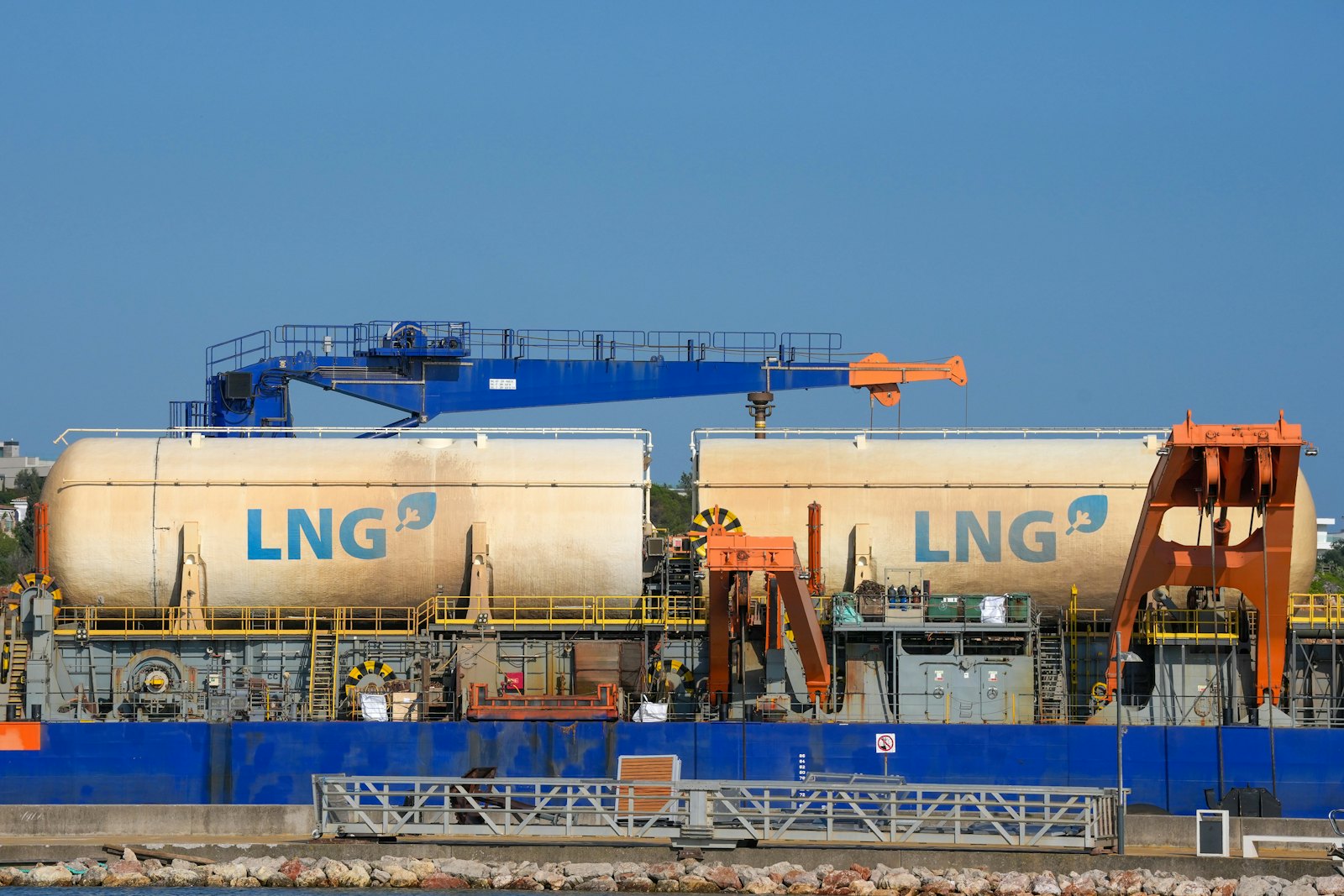 LNG